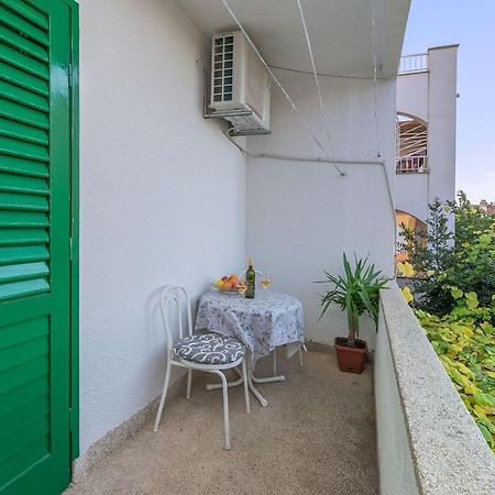 Apartments And Room Nevenka Makarska Luaran gambar