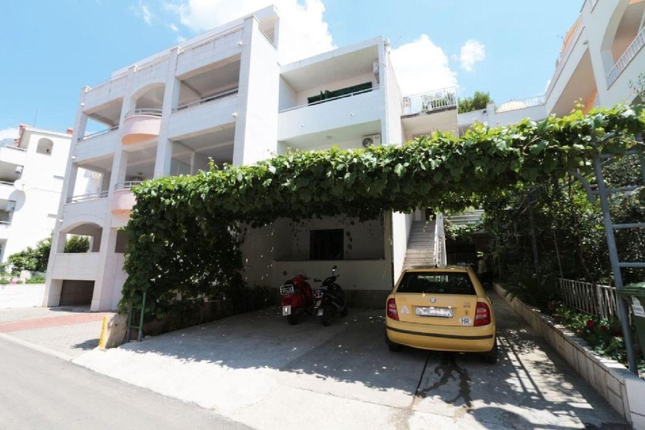 Apartments And Room Nevenka Makarska Luaran gambar