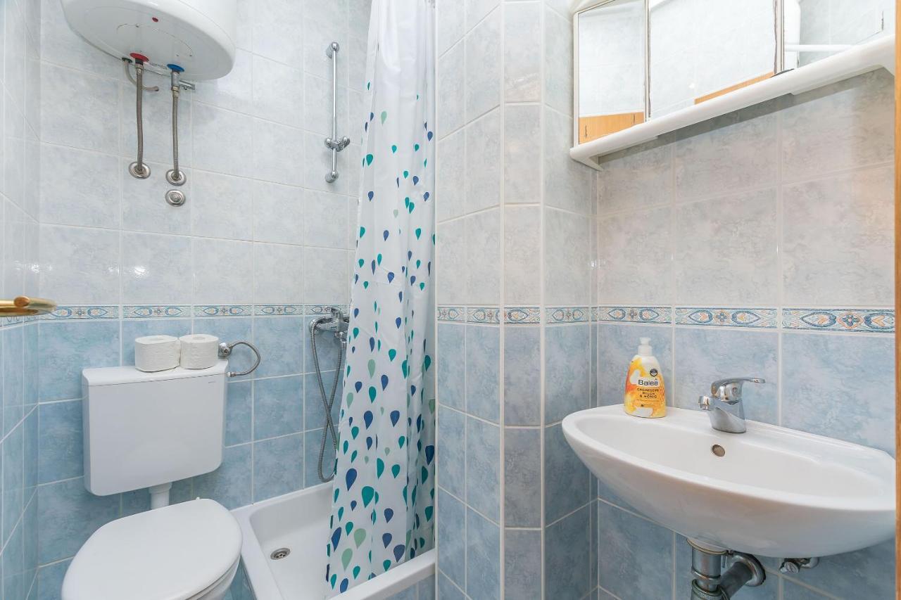 Apartments And Room Nevenka Makarska Luaran gambar