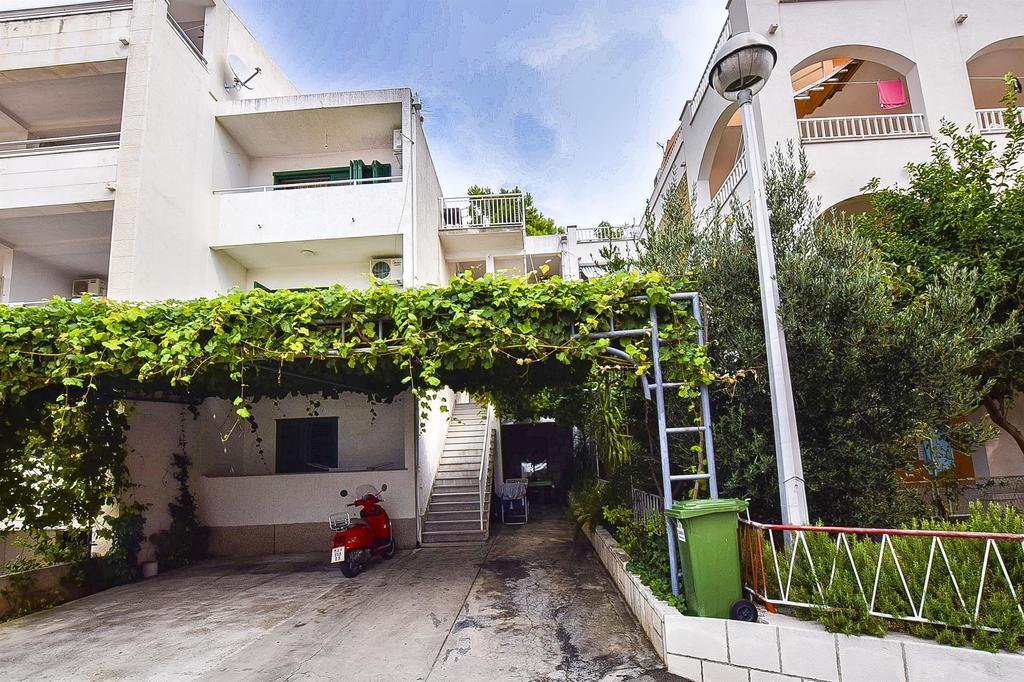 Apartments And Room Nevenka Makarska Luaran gambar