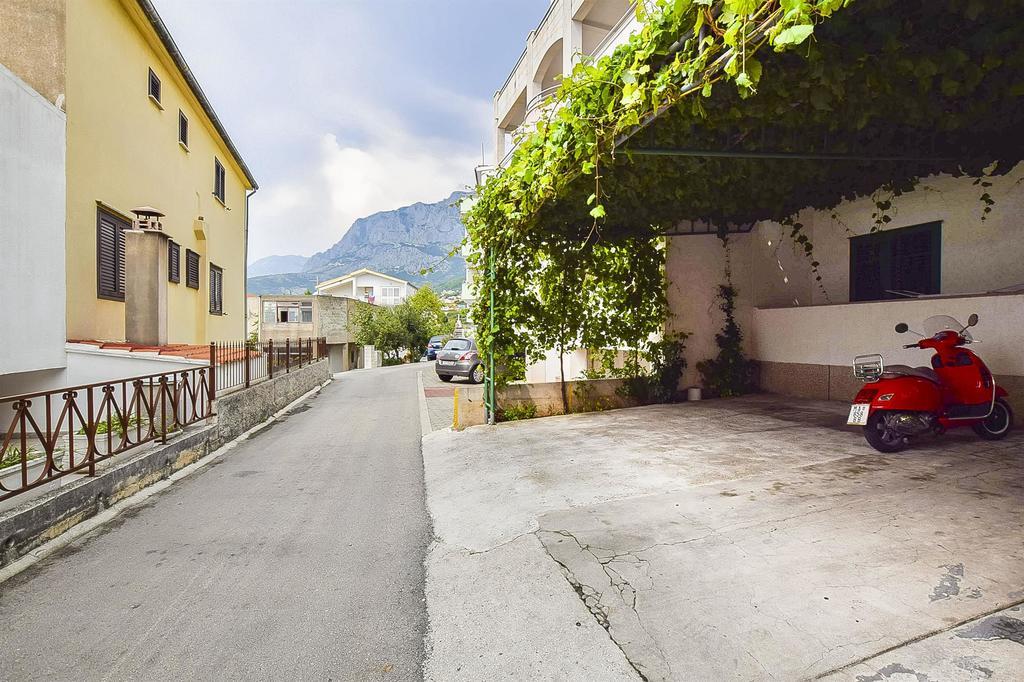 Apartments And Room Nevenka Makarska Luaran gambar